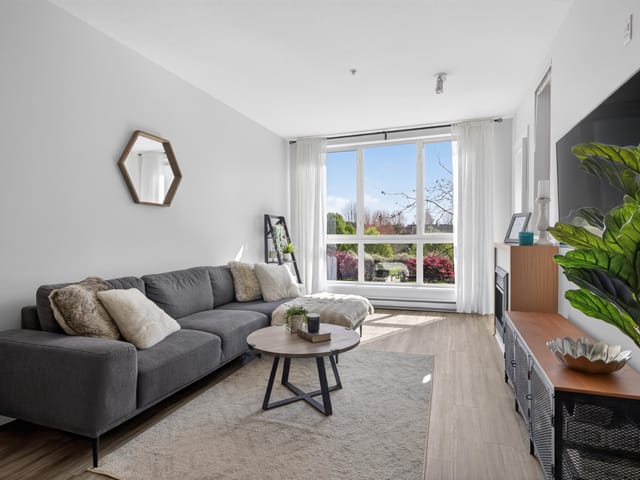 Apartment for sale in Surrey, South Surrey White Rock, 329 15918 26 Avenue, 263138545 | Realtylink.org