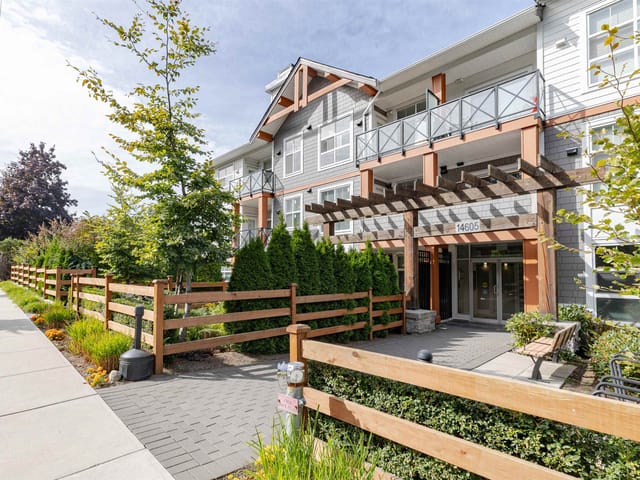 Apartment for sale in Surrey, South Surrey White Rock, 303 14605 McDougall Drive, 263138552 | Realtylink.org