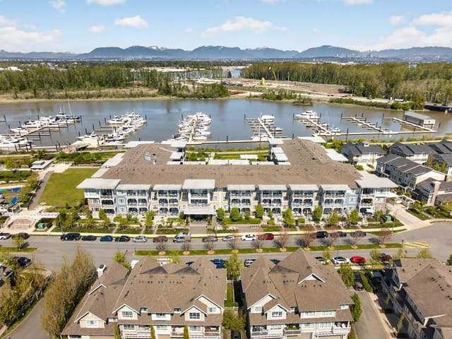 Apartment for sale in Delta, Ladner, 206 5535 Admiral Way, 263138576 | Realtylink.org