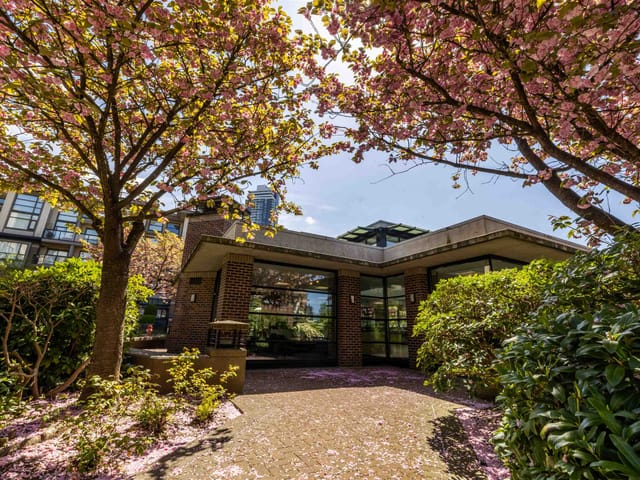 Apartment for sale in Surrey, North Surrey, 108 10866 City Parkway, 263138611 | Realtylink.org