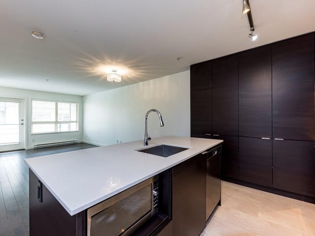 Apartment for sale in North Vancouver, North Vancouver, 302 1677 Lloyd Avenue, 263138923 | Realtylink.org