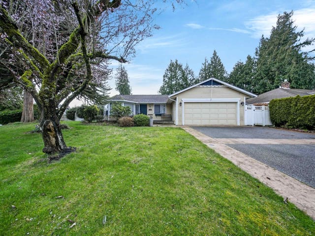 House for sale in Surrey, South Surrey White Rock, 12988 18 Avenue, 263139013 | Realtylink.org