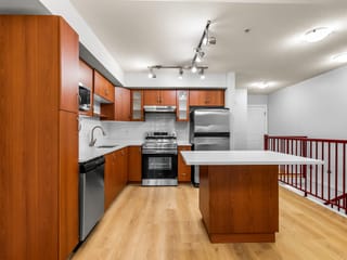 Apartment for sale in Port Moody, Port Moody, 104 160 Shoreline Circle, 263139018 | Realtylink.org