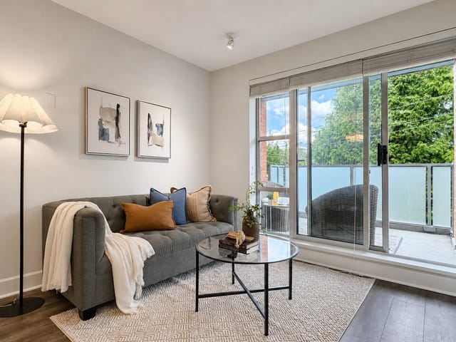 Apartment for sale in Burnaby, Burnaby North, 403 3811 Hastings Street, 263139083 | Realtylink.org