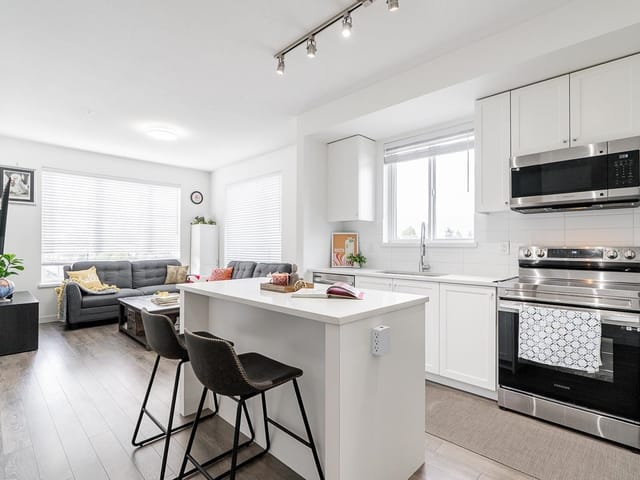 Apartment for sale in Surrey, Surrey, 412 15848 Fraser Highway, 263139090 | Realtylink.org