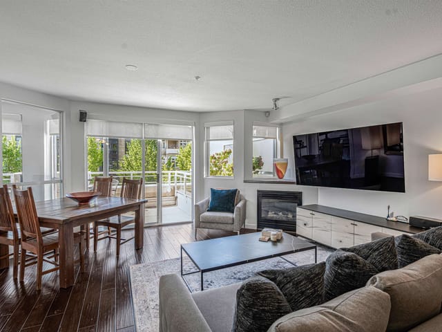 Apartment for sale in North Vancouver, North Vancouver, 207 122 E 3rd Street, 263139390 | Realtylink.org