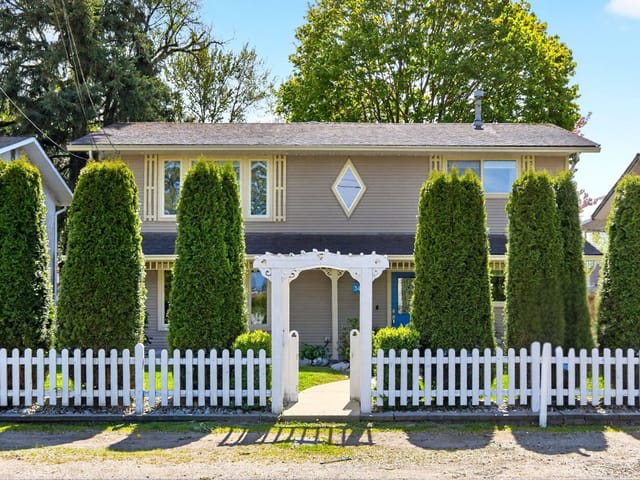 House for sale in Abbotsford, Abbotsford, 34974 Clayburn Road, 263139421 | Realtylink.org
