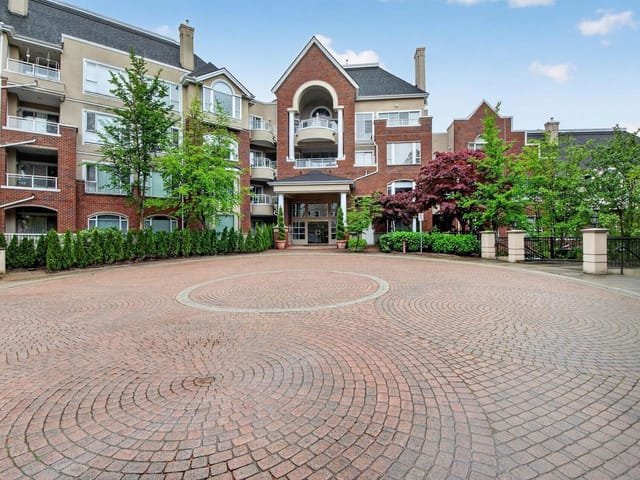 Apartment for sale in Burnaby, Burnaby South, 513 5262 Oakmount Crescent, 263139478 | Realtylink.org