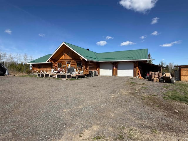House for sale in Lone Butte, 100 Mile House, 6779 Little Fort Hwy 24 Highway, 263139696 | Realtylink.org