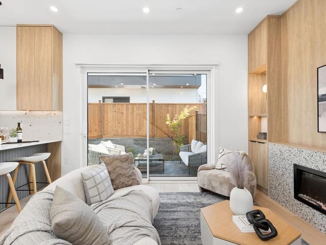 1/2 Duplex for sale in Vancouver, Vancouver East, 2 2752 Graveley Street, 263139697 | Realtylink.org