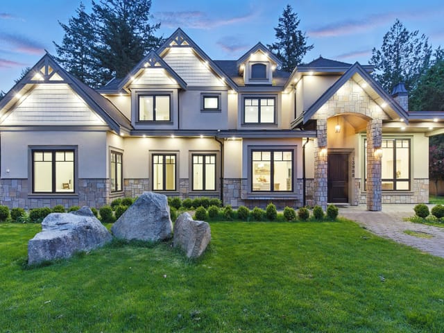 House for sale in Surrey, South Surrey White Rock, 13988 20a Avenue, 263139985 | Realtylink.org