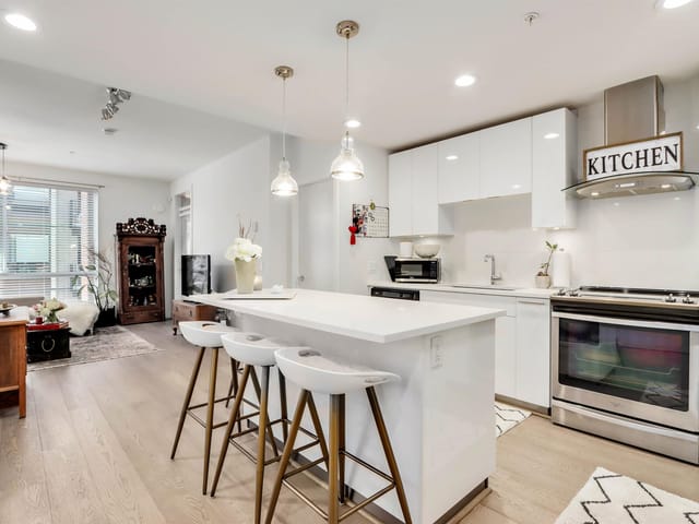 Apartment for sale in North Vancouver, North Vancouver, 320 723 W 3rd Street, 263140083 | Realtylink.org