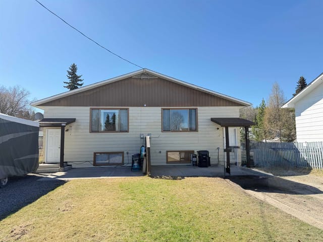 Duplex for sale in Vanderhoof, Vanderhoof And Area, 420 W 3rd Street, 263140307 | Realtylink.org