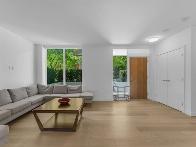 Townhouse for sale in Surrey, South Surrey White Rock, TH8 1439 George Street, 263140480 | Realtylink.org