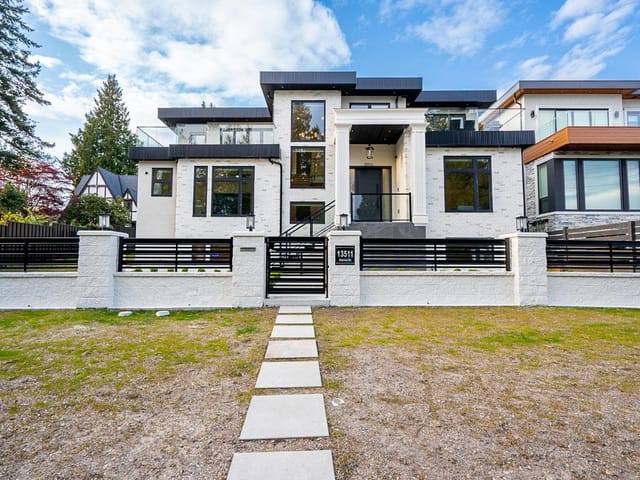 House for sale in Surrey, South Surrey White Rock, 13511 Marine Drive, 263140518 | Realtylink.org