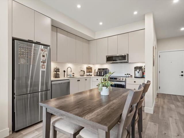 Apartment for sale in Chilliwack, Sardis, 202 45511 Campus Drive, 263140603 | Realtylink.org
