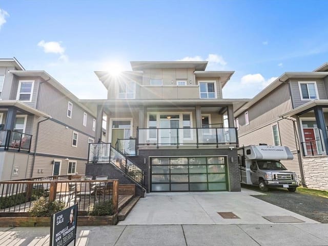 House for sale in Chilliwack, Chilliwack, 45582 Meadowbrook Drive, 263140898 | Realtylink.org