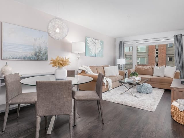Apartment for sale in North Vancouver, North Vancouver, 301 1673 Lloyd Avenue, 263141099 | Realtylink.org