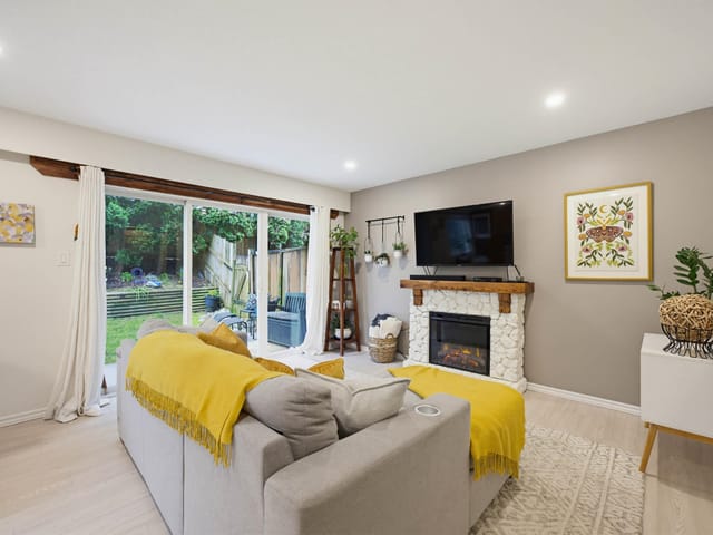 Townhouse for sale in Abbotsford, Abbotsford, 2 33900 Mayfair Avenue, 263141209 | Realtylink.org