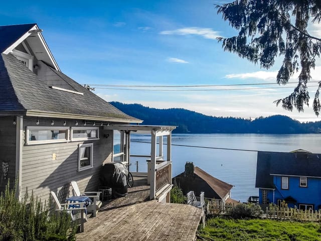 House for sale in Gibsons, Sunshine Coast, 811 Marine Drive, 263141439 | Realtylink.org