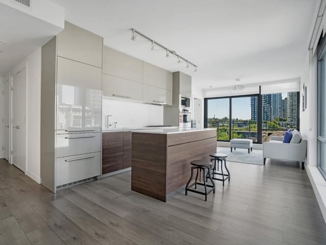 Apartment for sale in Burnaby, Burnaby North, 608 2378 Alpha Avenue, 263141667 | Realtylink.org