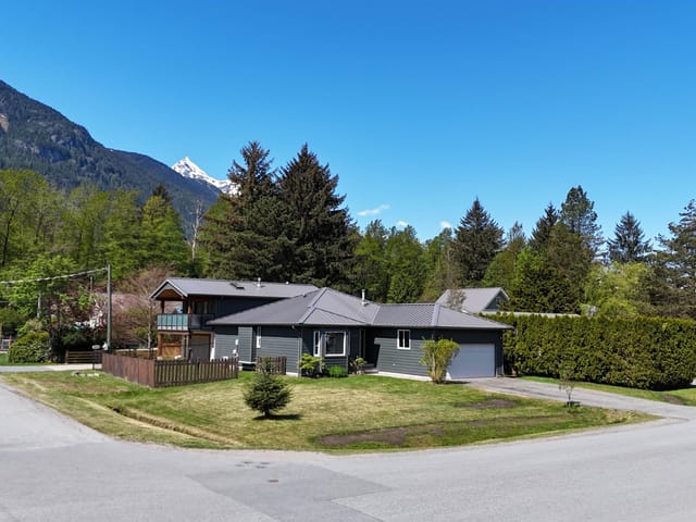 House for sale in Squamish, Squamish, 41613 Cottonwood Road, 263141742 | Realtylink.org