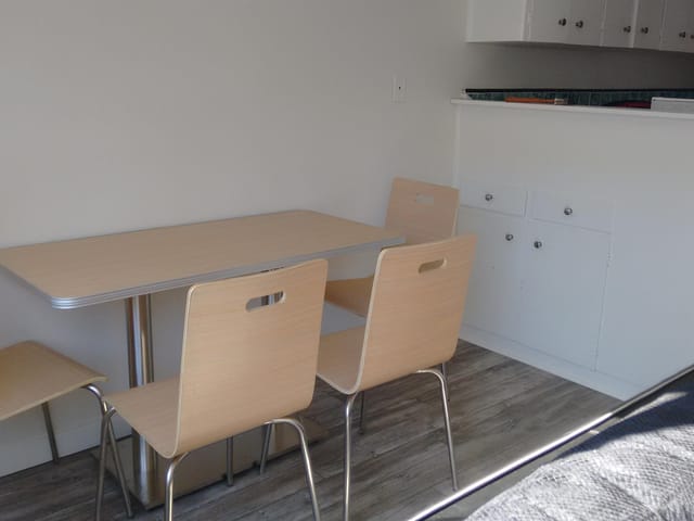 Apartment for rent in Vancouver, Vancouver West, 106 1540 Haro Street, 263141765 | Realtylink.org