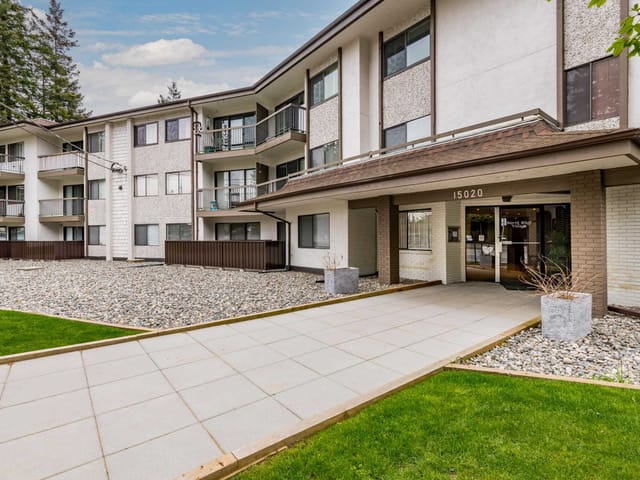 Apartment for sale in White Rock, South Surrey White Rock, 218 15020 North Bluff Road, 263141779 | Realtylink.org