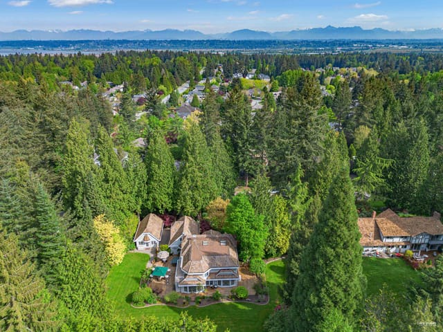 House for sale in Surrey, South Surrey White Rock, 14042 28 Avenue, 263141841 | Realtylink.org