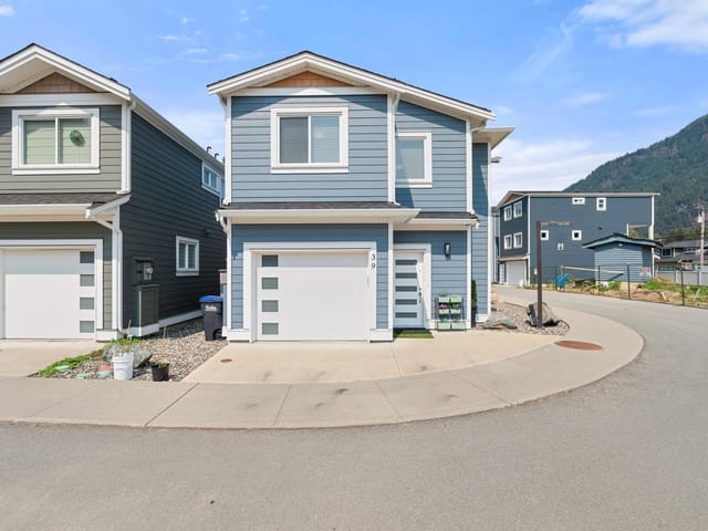 House for sale in Harrison Hot Springs, Harrison Lake, 39 750 Hot Springs Road, 263141901 | Realtylink.org