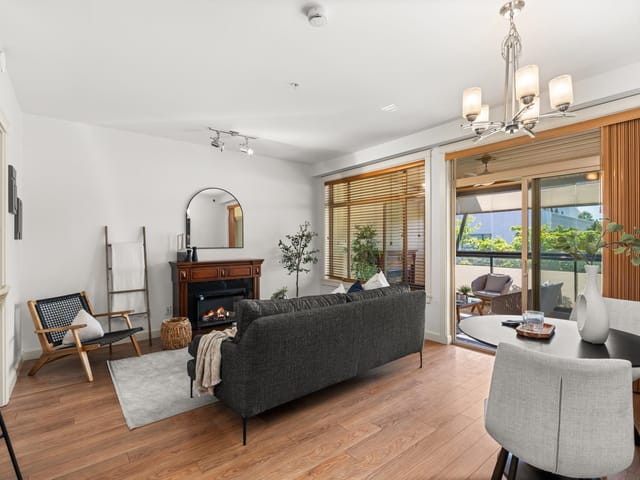 Apartment for sale in Abbotsford, Abbotsford, 202 2860 Trethewey Street, 263141925 | Realtylink.org