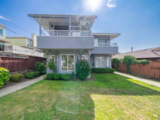 1/2 Duplex for sale in North Vancouver, North Vancouver, 215 W 18th Street, 263141999 | Realtylink.org