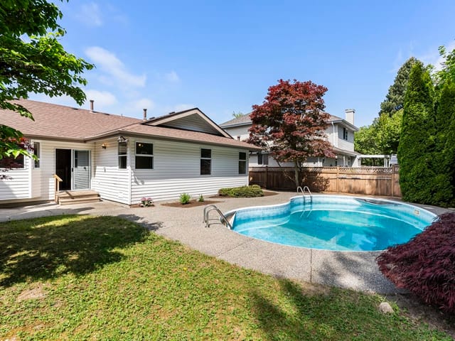 House for sale in Surrey, Surrey, 8068 161a Street, 263142006 | Realtylink.org