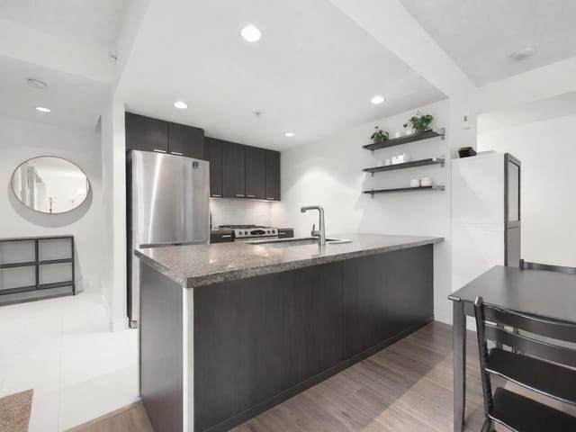Townhouse for sale in Burnaby, Burnaby North, 103 2232 Douglas Road, 263142198 | Realtylink.org