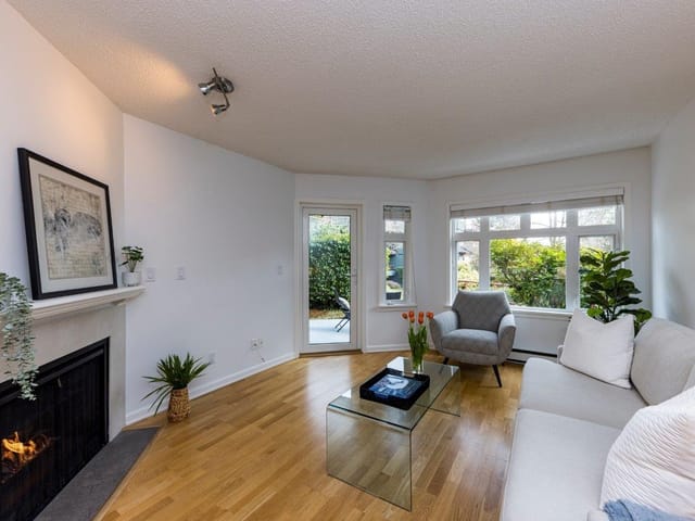 Apartment for sale in North Vancouver, North Vancouver, 201 2800 Chesterfield Avenue, 263142264 | Realtylink.org