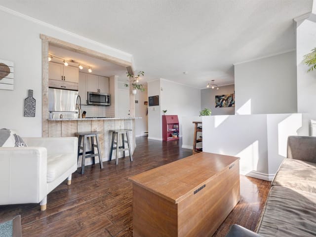 Apartment for sale in North Vancouver, North Vancouver, 309 3721 Delbrook Avenue, 263142393 | Realtylink.org