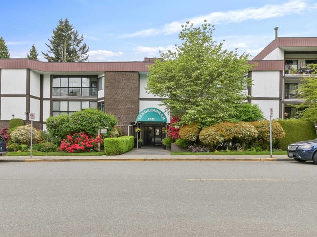 Apartment for sale in White Rock, South Surrey White Rock, 210 1521 Blackwood Street, 263142443 | Realtylink.org