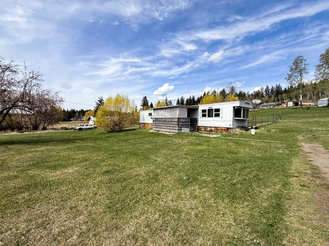 Manufactured Home for sale in Lac La Hache, 100 Mile House, 3733 S Cariboo 97 Highway, 263142463 | Realtylink.org