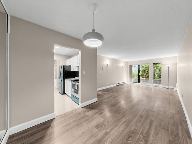 Apartment for sale in Burnaby, Burnaby North, 5 9584 Manchester Drive, 263142478 | Realtylink.org
