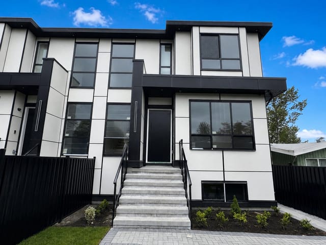 1/2 Duplex for sale in Burnaby, Burnaby South, 2 6037 Service Street, 263142596 | Realtylink.org