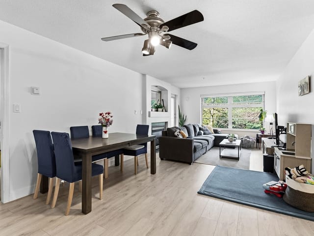 Apartment for sale in Surrey, North Surrey, 312 15220 Guildford Drive, 263142644 | Realtylink.org