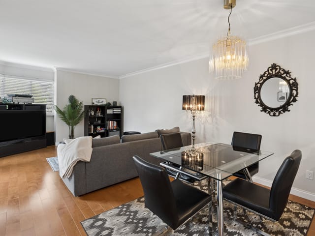 Apartment for sale in Vancouver, Vancouver West, 303 1508 Mariner Walk, 263142740 | Realtylink.org