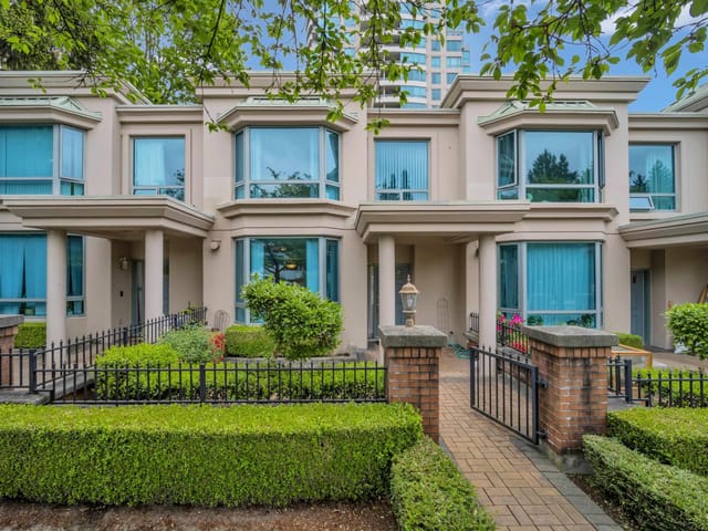 Townhouse for sale in Burnaby, Burnaby South, 2 6611 Southoaks Crescent, 263142820 | Realtylink.org