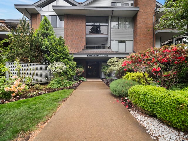 Apartment for sale in Surrey, South Surrey White Rock, 106 15270 17 Avenue, 263142913 | Realtylink.org