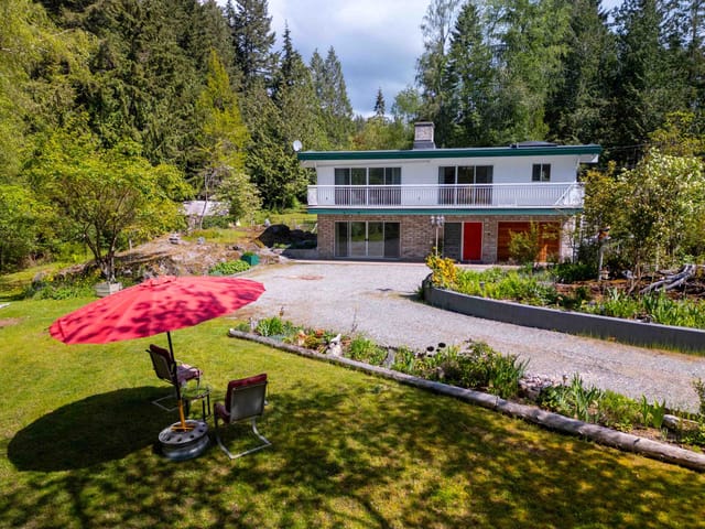 House for sale in Halfmoon Bay, Sunshine Coast, 5819 Trout Lake Road, 263143042 | Realtylink.org