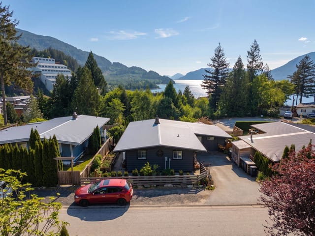 House for sale in Britannia Beach, Squamish, 624 Lower Crescent, 263143057 | Realtylink.org