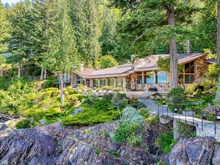 House for sale in Bowen Island, Bowen Island, 370-374 Smugglers Cove Road, 263143193 | Realtylink.org