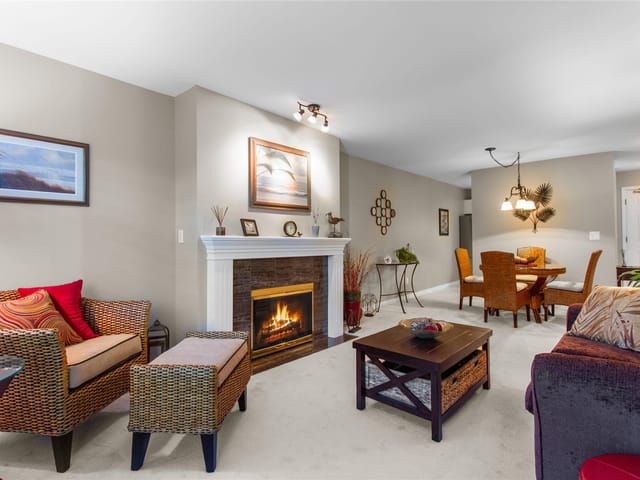 Apartment for sale in Surrey, South Surrey White Rock, 103 15375 17 Avenue, 263143211 | Realtylink.org