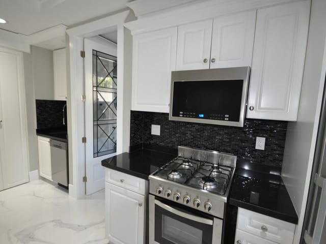 House for rent in Burnaby, Burnaby East, 7505 Kingsway, 263143307 | Realtylink.org