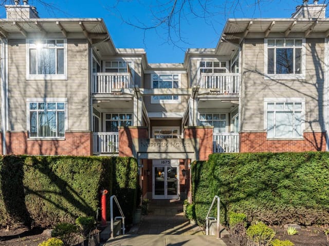 Apartment for sale in Vancouver, Vancouver West, 210 1675 W 10th Avenue, 263143425 | Realtylink.org